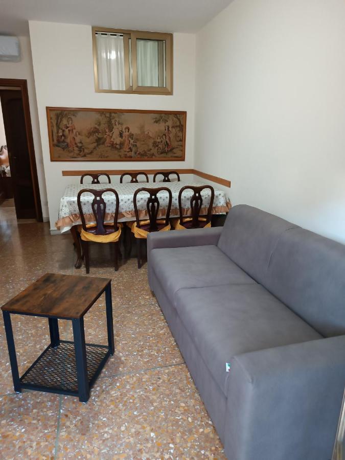 Hortis Apartment, 5 Persone, 2 Camere, Balcone, Metro C E Tram Per Il Centro Rom Exterior foto